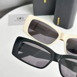 Picture of Balenciaga Sunglasses _SKUfw79480280fw